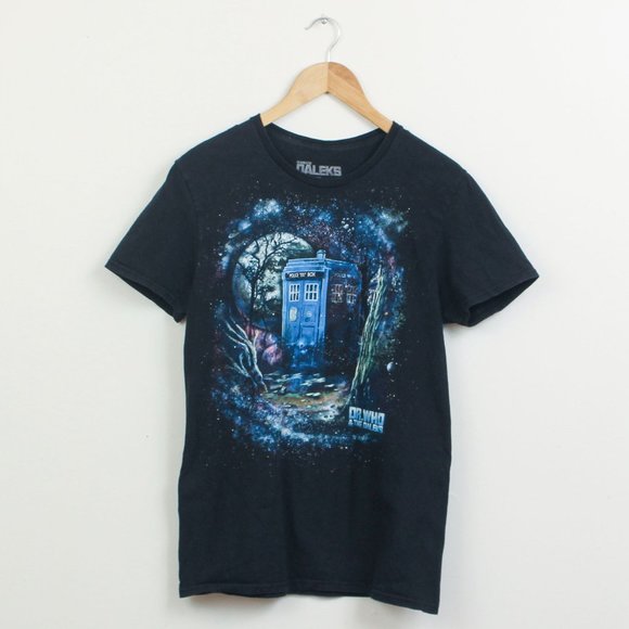 Dr. Who & The Daleks Police Box T-Shirt - Picture 1 of 6